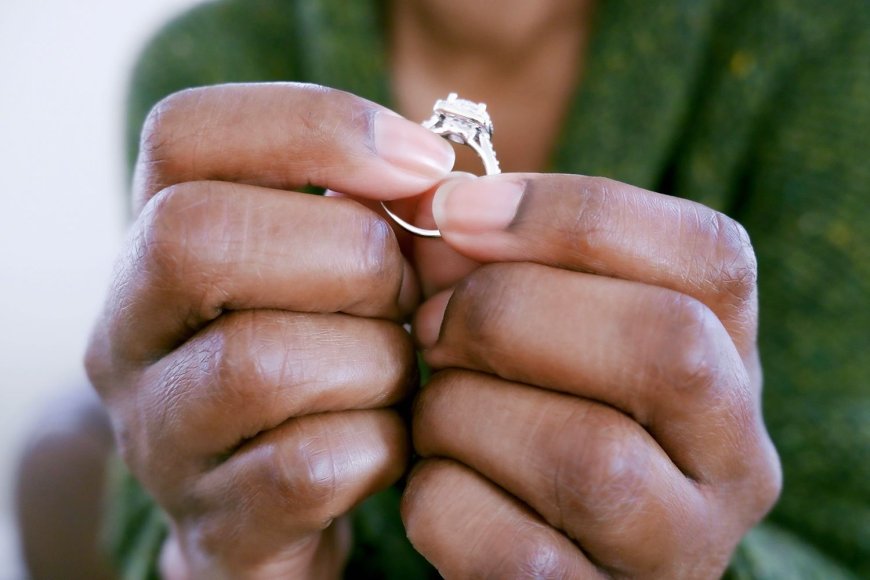 Man Disinvites Sister from Nuptials Because She Refuses to Hand Over Late Mother’s Wedding Ring