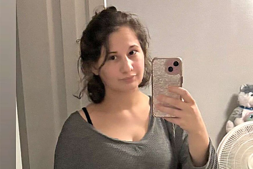 New Mom Gypsy-Rose Blanchard Wears Very Relatable ‘Mommy Fashion’ Including Sweats