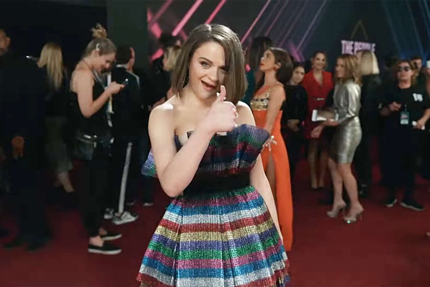 Joey King Admits Her Much-Roasted ‘Glambot’ Video ‘Sucks’