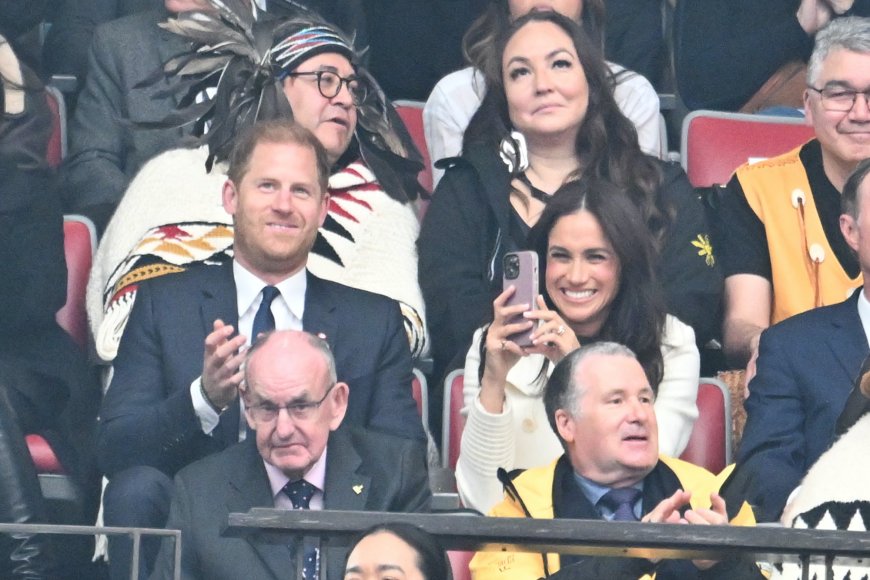 Prince Harry, Meghan Markle Share Cute Jumbotron Moment at Invictus Games