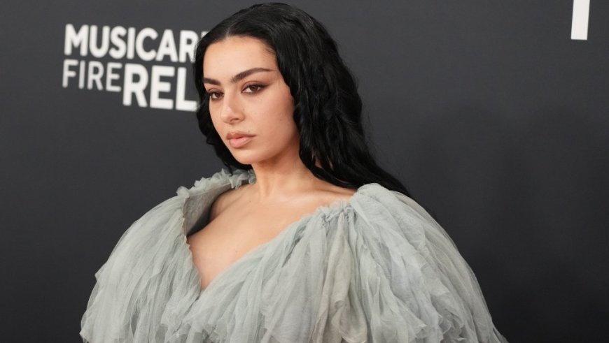 Charli XCX Gets Her Tastefully Grungy Look With This $38 Eyeliner